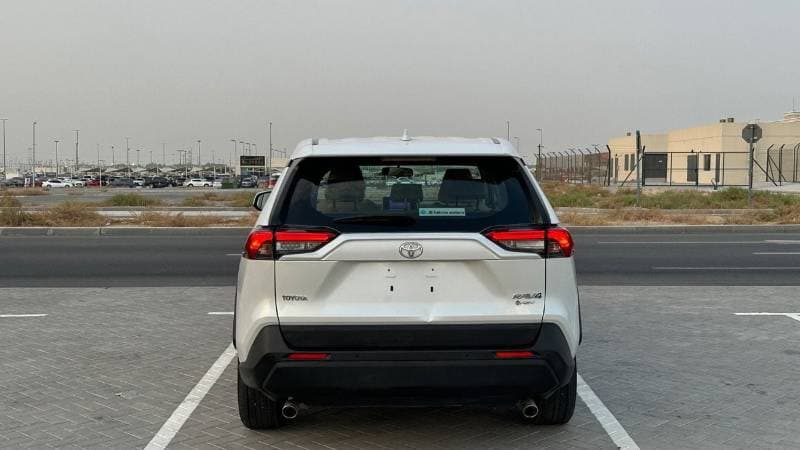 2025 Toyota RAV4 EXR HEV thumbnail 8