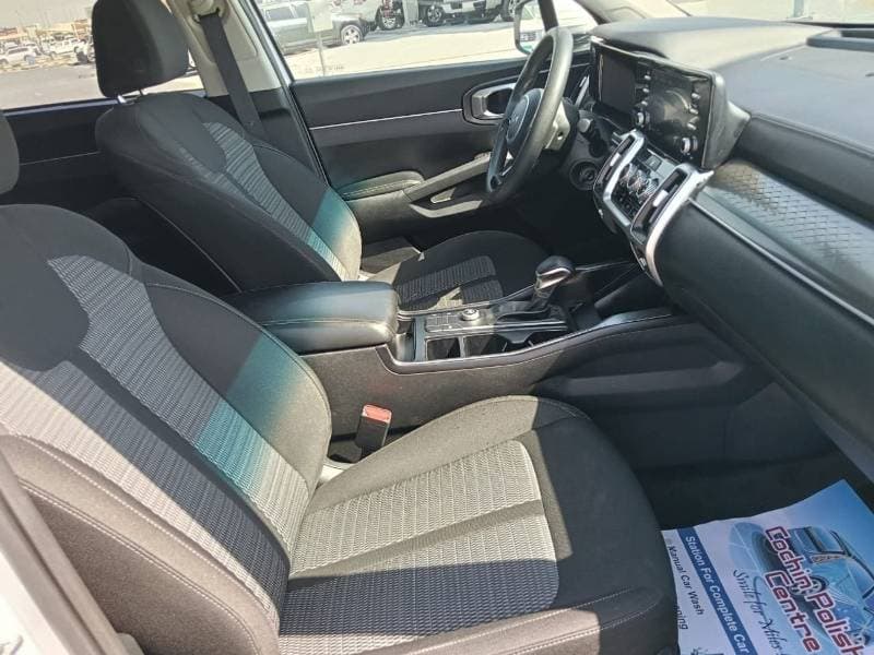 2021 Kia Sorento LX thumbnail 4