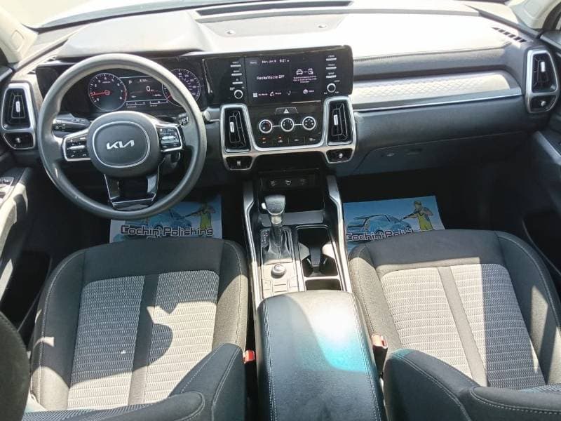 2021 Kia Sorento LX thumbnail 3