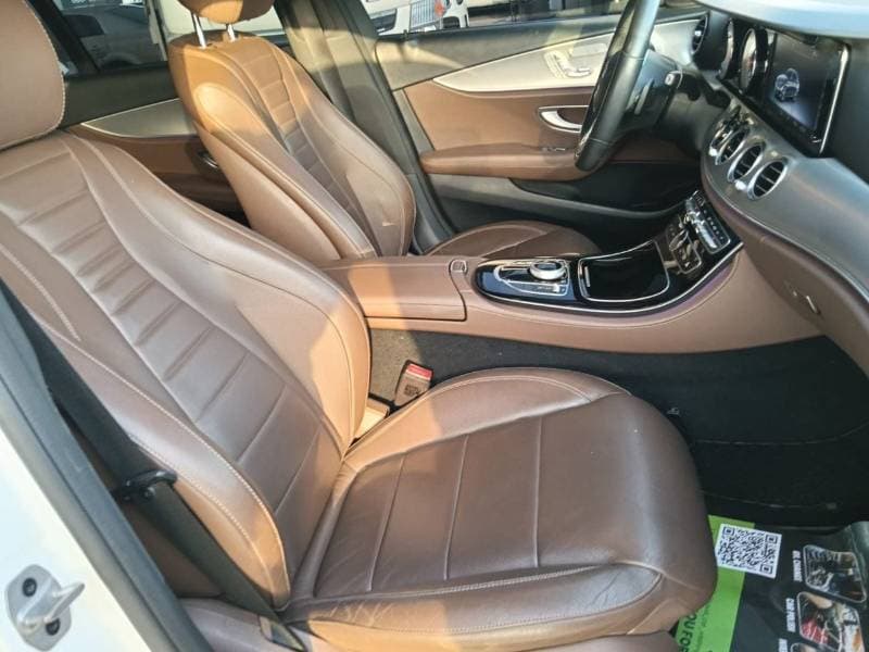 2019 Mercedes Benz E200 AMG thumbnail 5
