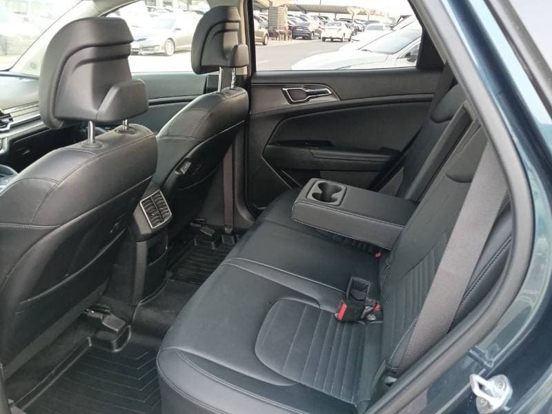 2023 Kia Sportage EX thumbnail 6