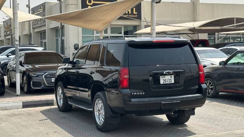 2015 Chevrolet Tahoe LTZ thumbnail 4