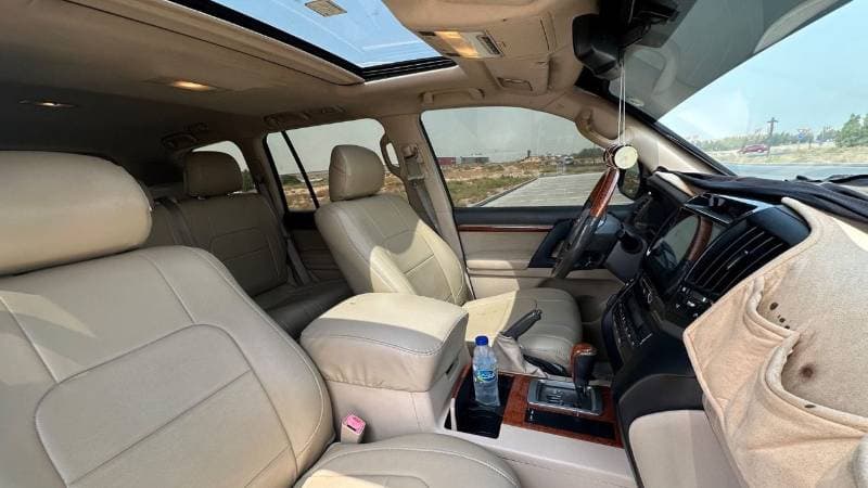 2014 Toyota Land Cruiser GXR thumbnail 5