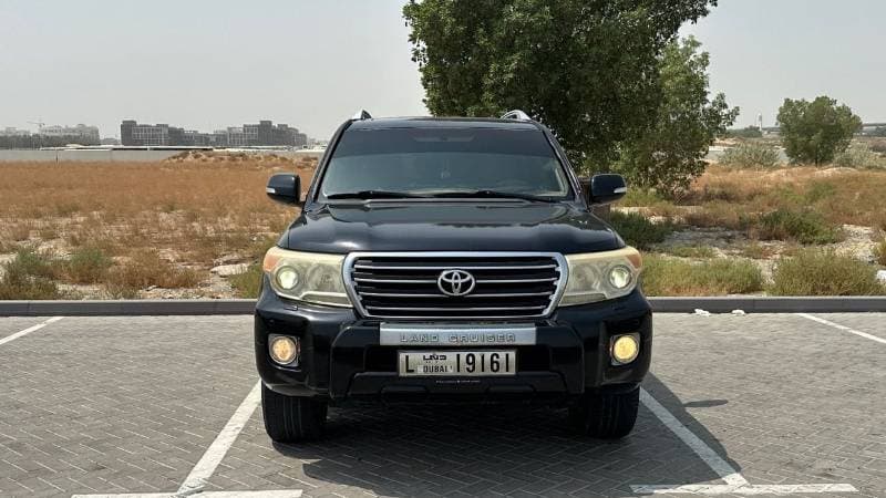 2014 Toyota Land Cruiser GXR thumbnail 2