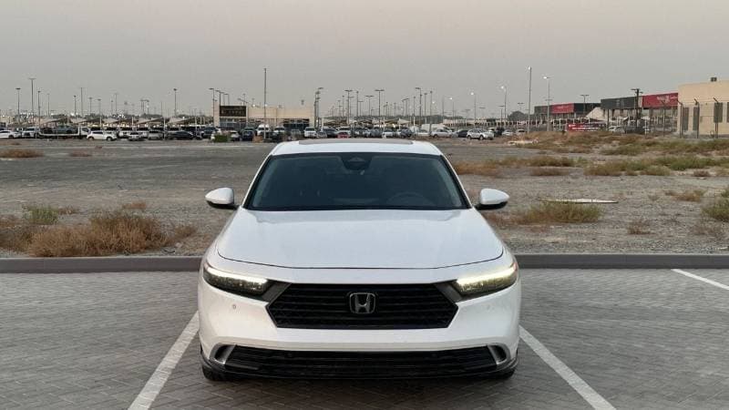 2025 Honda Accord HEV EXL thumbnail 2
