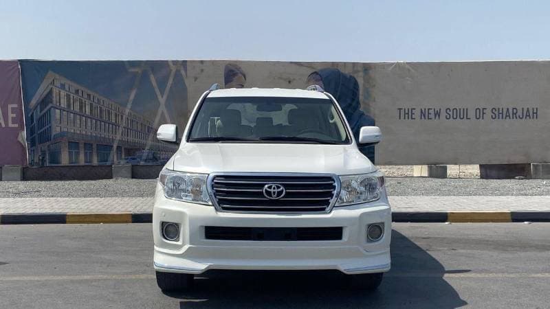 2014 Toyota Land Cruiser GXR thumbnail 2
