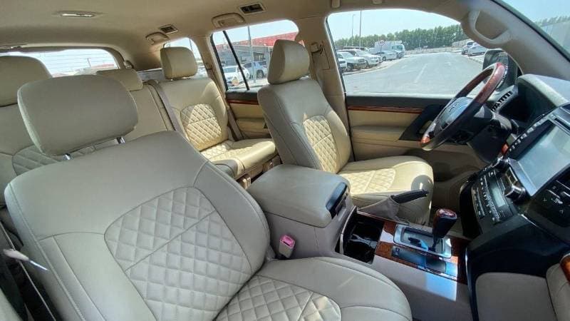 2014 Toyota Land Cruiser GXR thumbnail 5