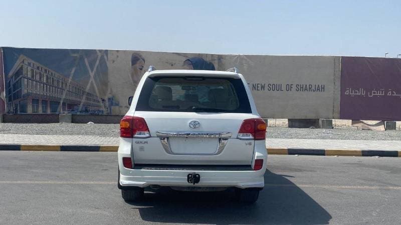 2014 Toyota Land Cruiser GXR thumbnail 8