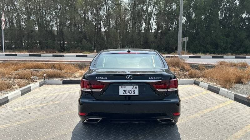 2013 Lexus LS600h L thumbnail 8