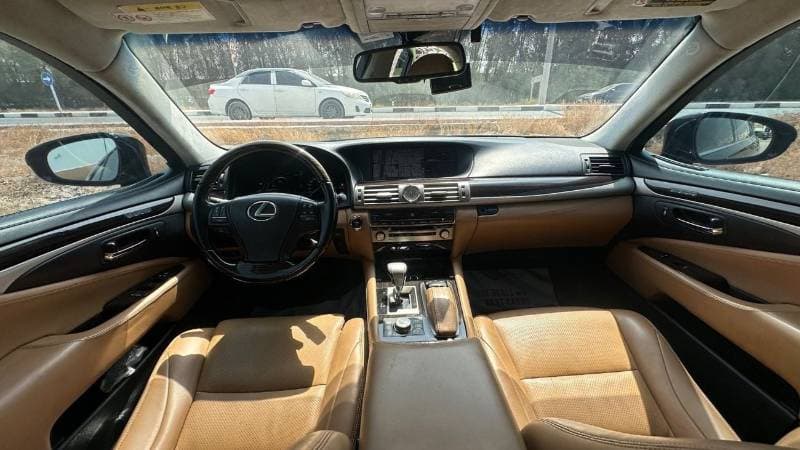 2013 Lexus LS600h L thumbnail 4