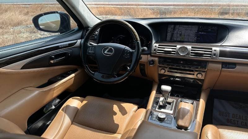 2013 Lexus LS600h L thumbnail 6