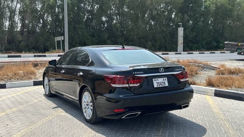 2013 Lexus LS600h L thumbnail 7