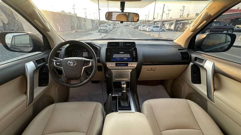 2022 Toyota Prado TX L thumbnail 4