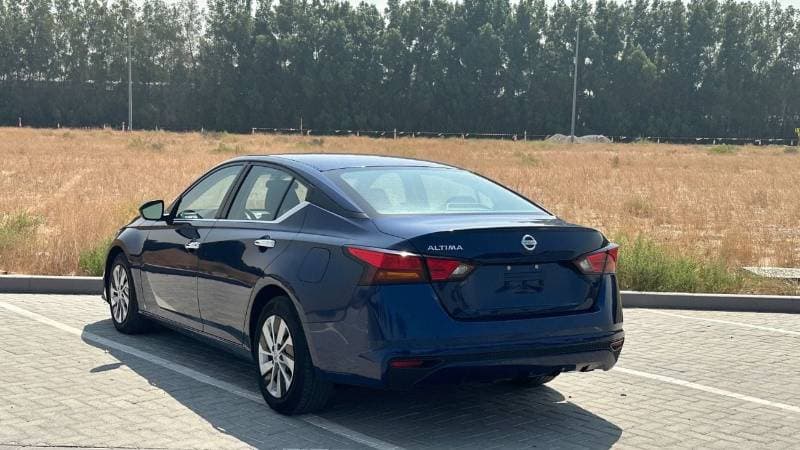 2022 Nissan Altima SV thumbnail 6