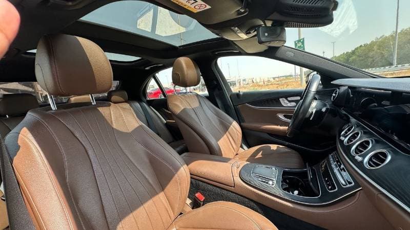 2021 Mercedes Benz E200 AMG thumbnail 6