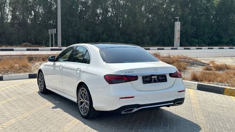 2021 Mercedes Benz E200 AMG thumbnail 7