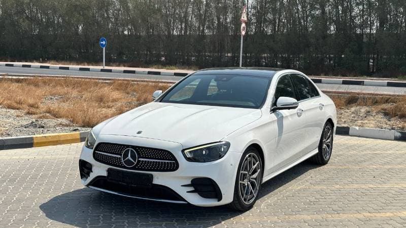 2021 Mercedes Benz E200 AMG thumbnail 3