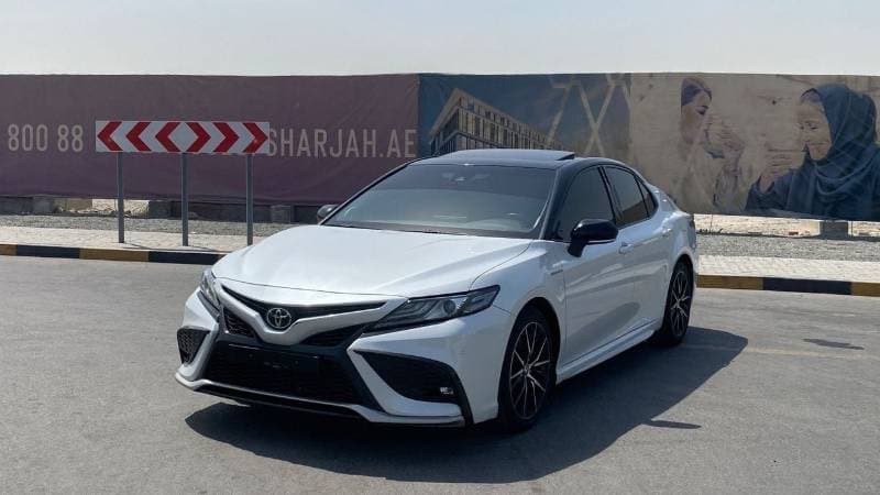 2021 Toyota Camry GRANDE HEV thumbnail 3