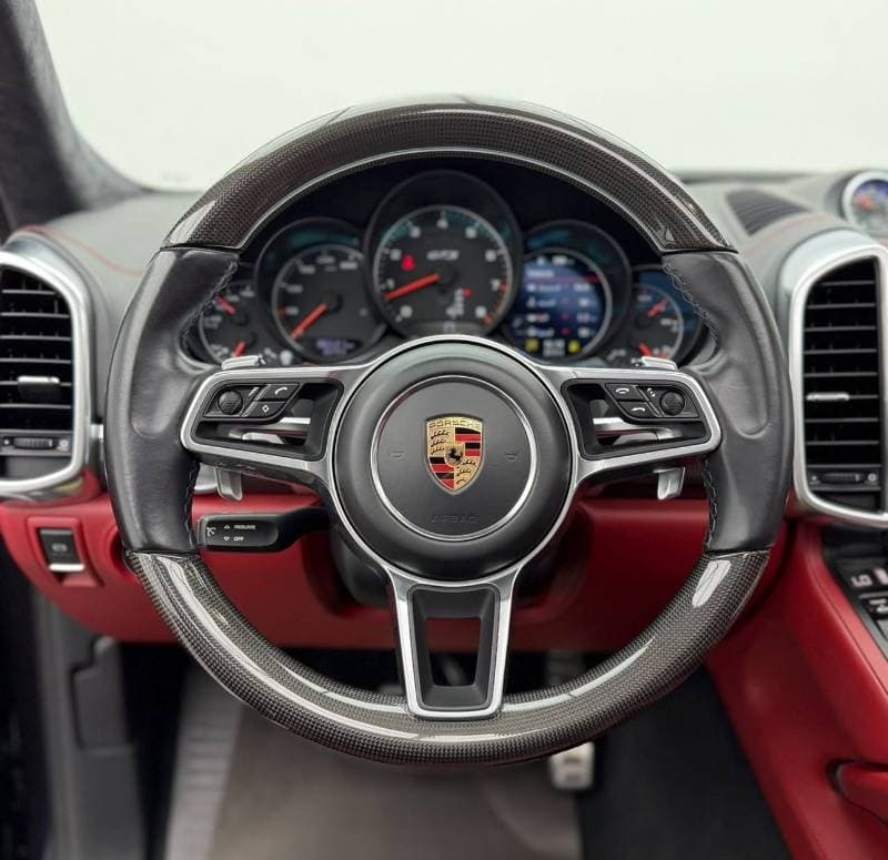 2017 Porsche Cayenne GTS thumbnail 7