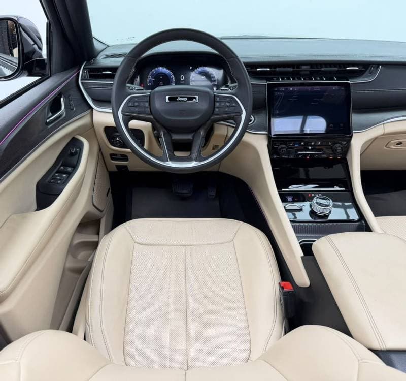 2024 Jeep Cherokee Limited thumbnail 8