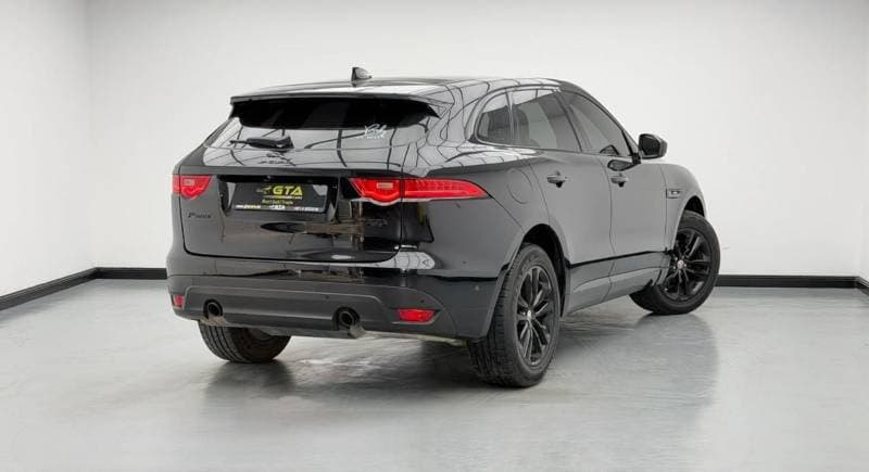 2019 Jaguar F PACE R SPORT thumbnail 4