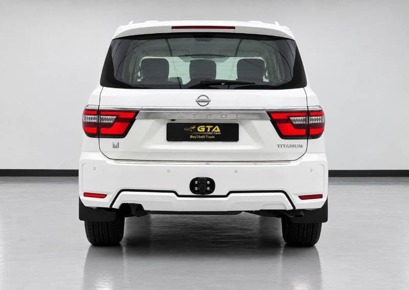 2024 Nissan Patrol SE TITANIUM thumbnail 5