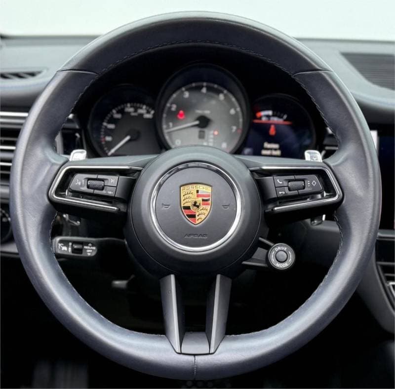 2023 Porsche Macan S thumbnail 7