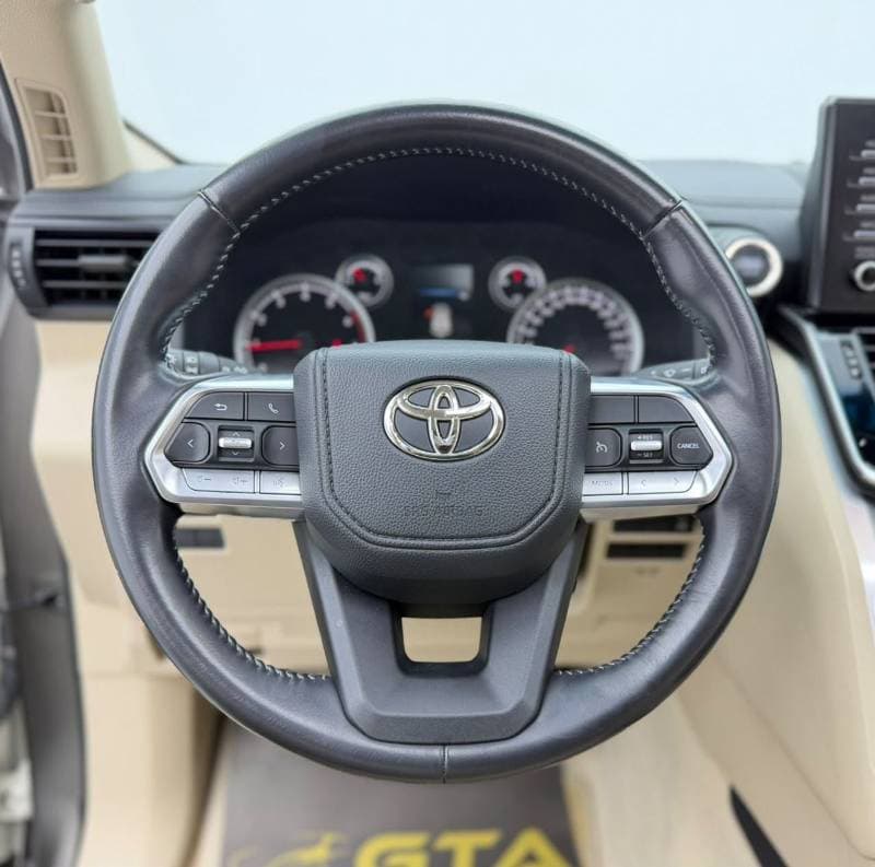 2022 Toyota Land Cruiser GXR thumbnail 7