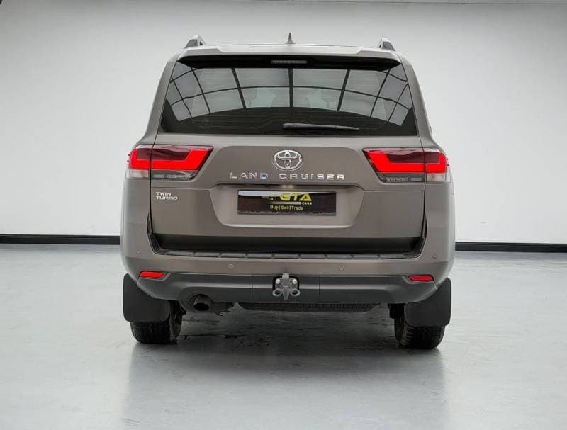 2022 Toyota Land Cruiser GXR thumbnail 5