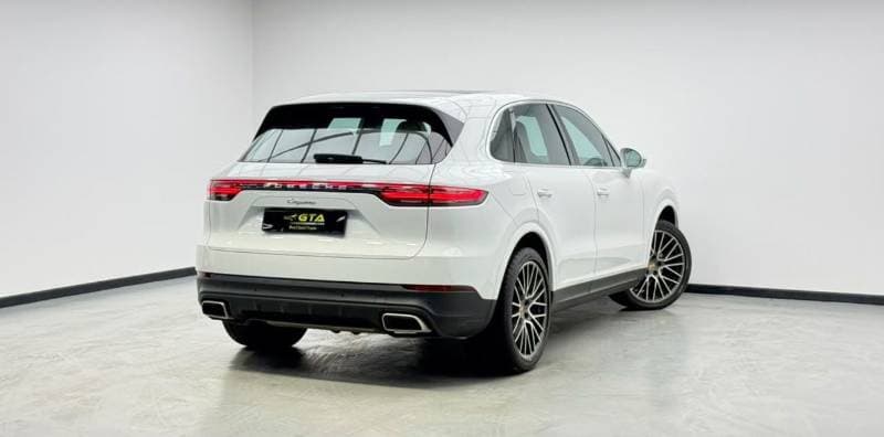 2019 Porsche Cayenne STANDARD thumbnail 4