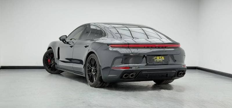2026 Porsche Panamera GTS thumbnail 6