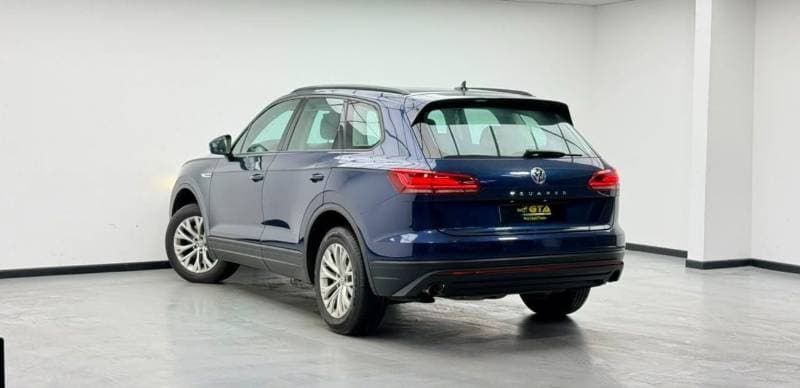 2018 Volkswagen Touareg TRENDLINE thumbnail 6