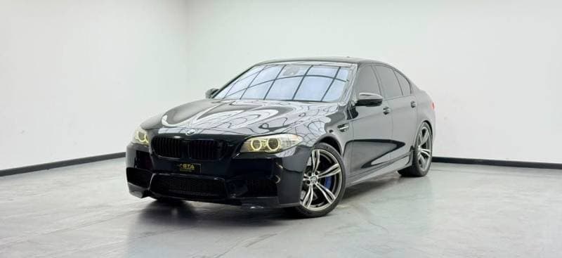 2013 BMW M5 STANDARD thumbnail 3