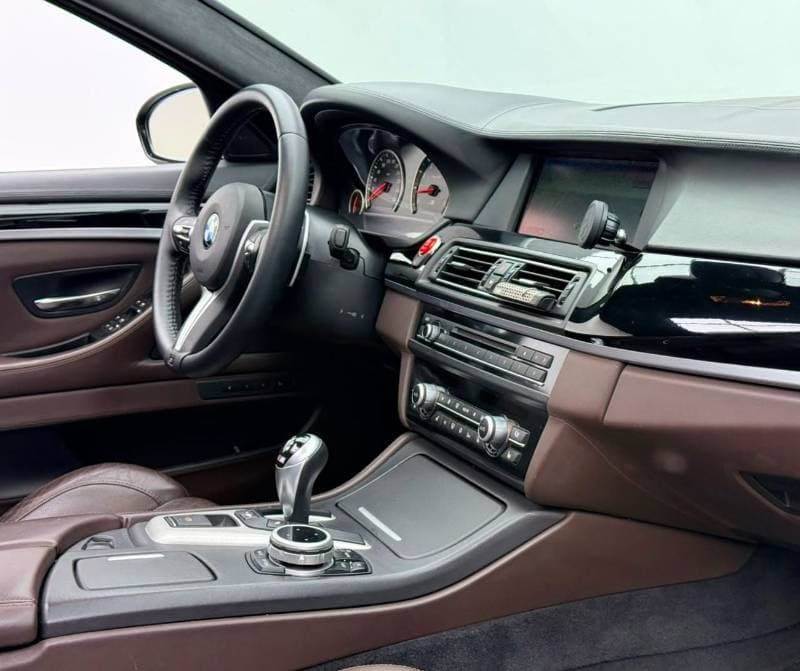 2013 BMW M5 STANDARD thumbnail 7