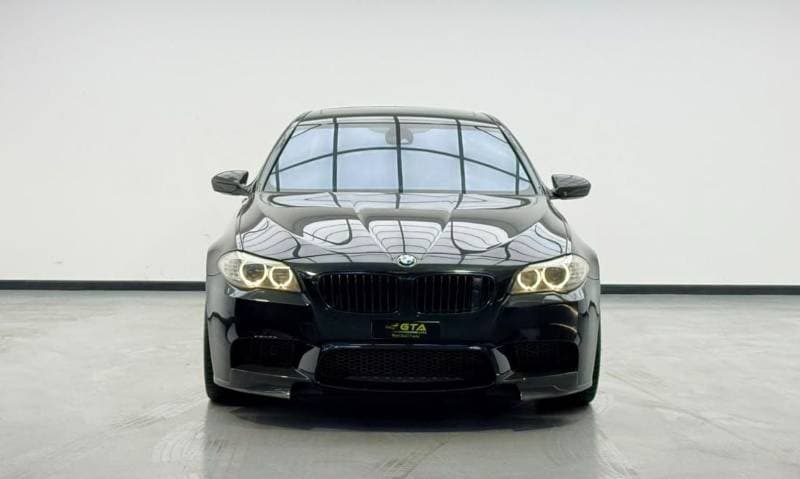 2013 BMW M5 STANDARD thumbnail 2