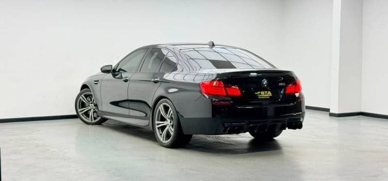 2013 BMW M5 STANDARD thumbnail 6