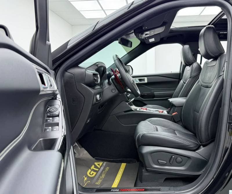 2023 Ford Explorer ST thumbnail 8