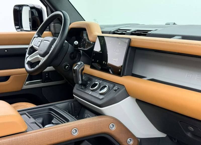 2024 Land Rover Defender 110 HSE P400 thumbnail 7
