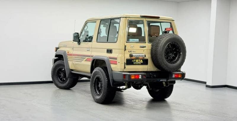 2025 Toyota Land Cruiser 70 LC 78 40TH ANNIVERSARY 4.0L AT thumbnail 6