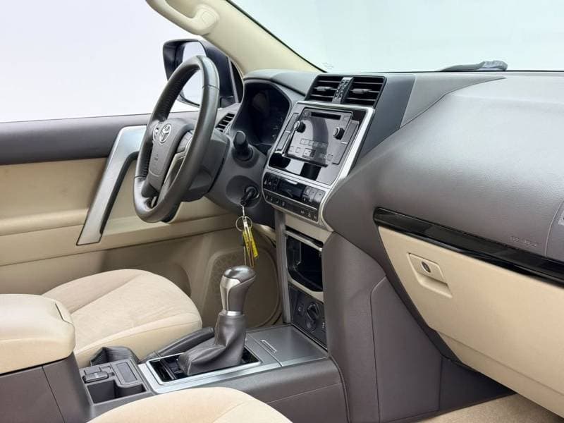 2019 Toyota Prado EXR thumbnail 7