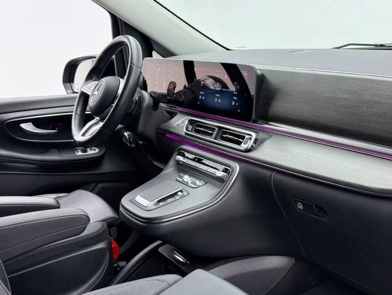 2025 Mercedes Benz V300 AVANTGARDE thumbnail 7