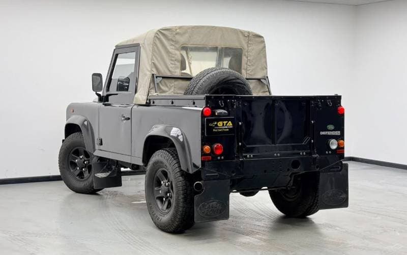2009 Land Rover Defender 90 Land Rover Defender 90 Pick Up Soft Top thumbnail 4