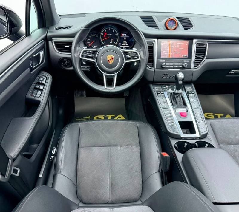 2017 Porsche Macan TURBO thumbnail 8