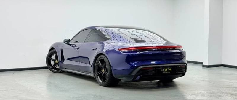 2020 Porsche Taycan thumbnail 4
