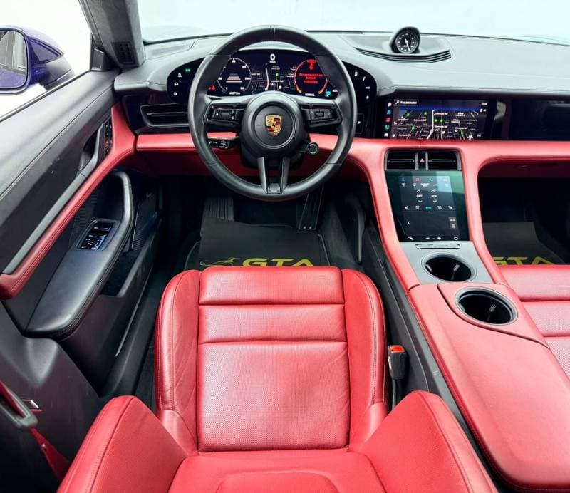 2020 Porsche Taycan thumbnail 8
