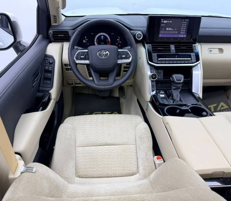 2025 Toyota Land Cruiser EXR thumbnail 8