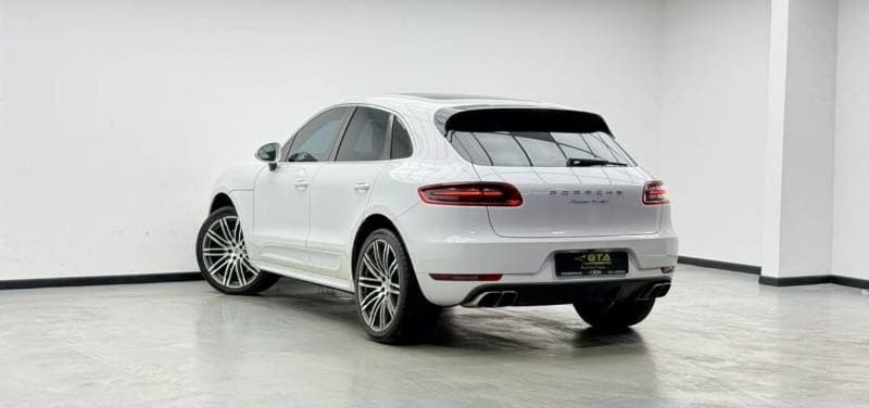 2015 Porsche Macan TURBO thumbnail 4