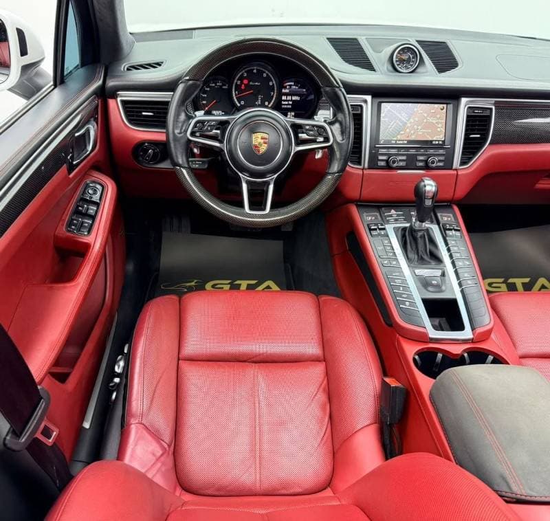 2015 Porsche Macan TURBO thumbnail 8