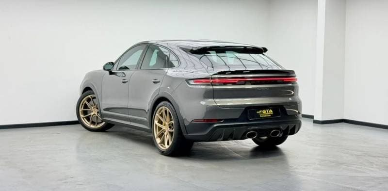 2024 Porsche Cayenne TURBO GT thumbnail 4