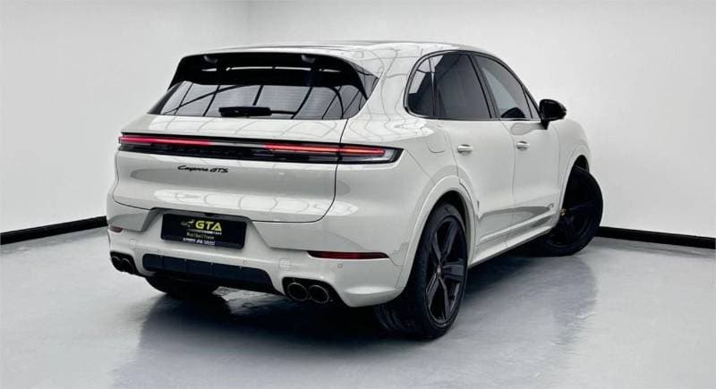 2025 Porsche Cayenne GTS thumbnail 6
